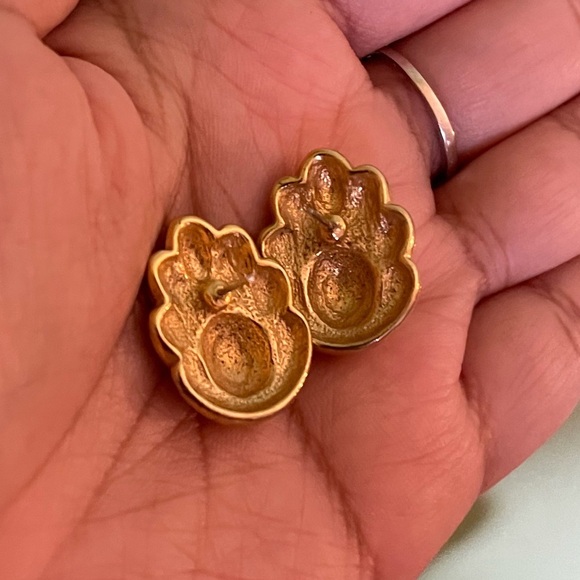 Gold brooch and earrings bundle - Picture 13 of 13